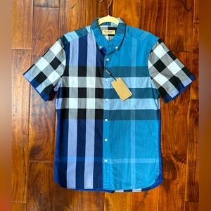 Burberry NWT Men’s Button Down size Medium